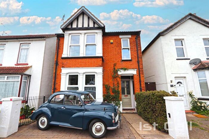 3 Bedroom Detached House For Sale In Shoebury Road, Great Wakering, Southend-On-Sea, SS3