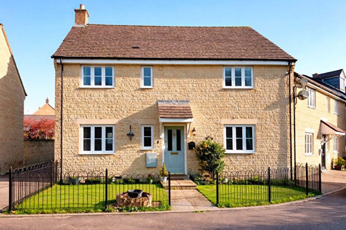 3 Bedroom End Of Terrace House For Sale In Stocks Lane, Carterton, Oxfordshire, OX18