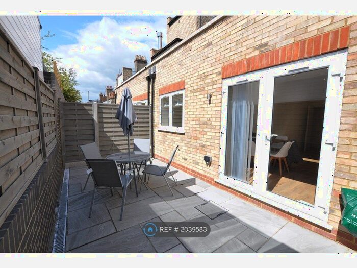 1 Bedroom Flat To Rent In High Road, London, N2