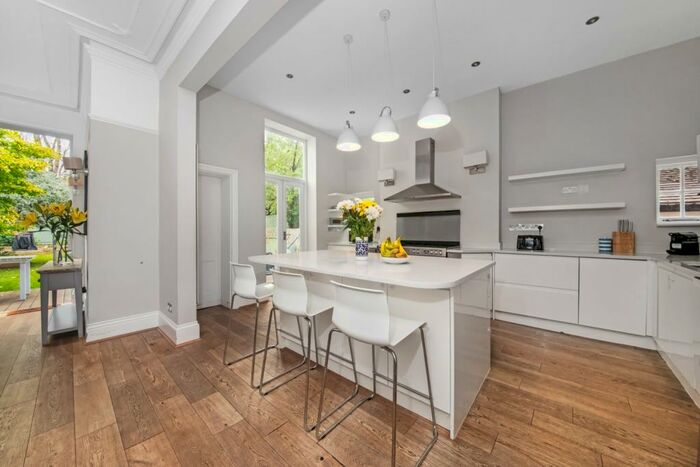 6 Bedroom Semi-Detached House To Rent In Bedwardine Road, Upper Norwood, London, SE19