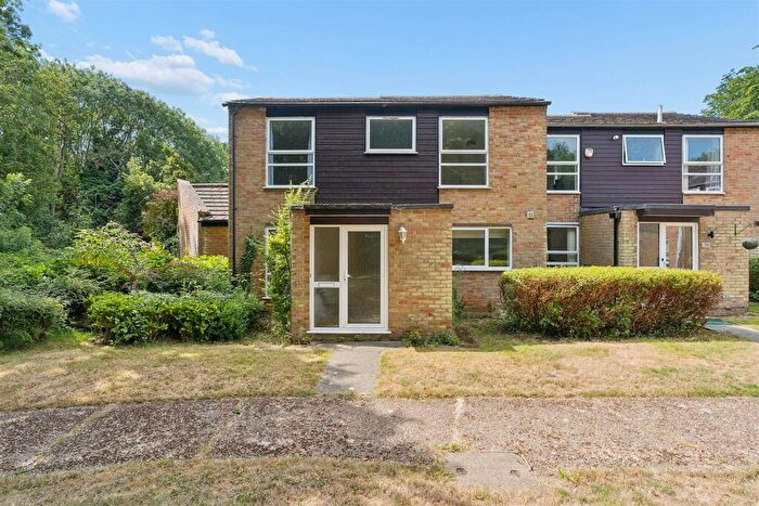 4 Bedroom End Of Terrace House For Sale In Capelands, New Ash Green, DA3