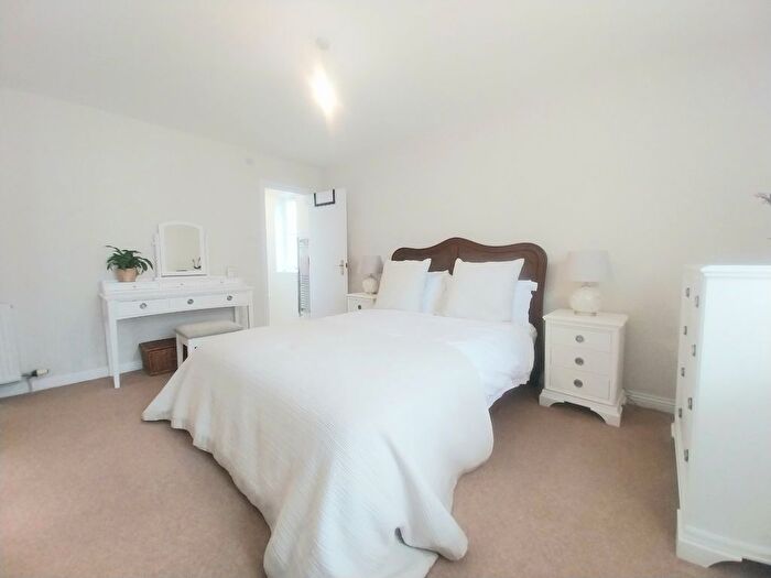 2 Bedroom Flat To Rent In Huntingdon Place, Edinburgh, EH7