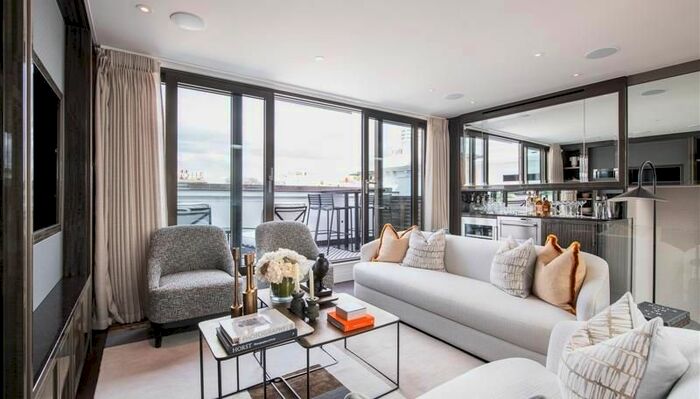 3 Bedroom Flat To Rent In Prince Of Wales Terrace, London, W8