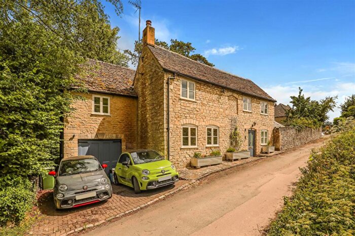 4 Bedroom Detached House For Sale In Mays Lane, Avening, Tetbury, GL8