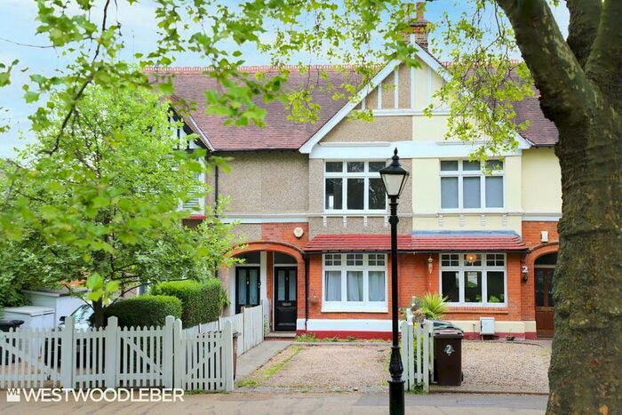 3 Bedroom Terraced House To Rent In Station Road, Chingford, E4