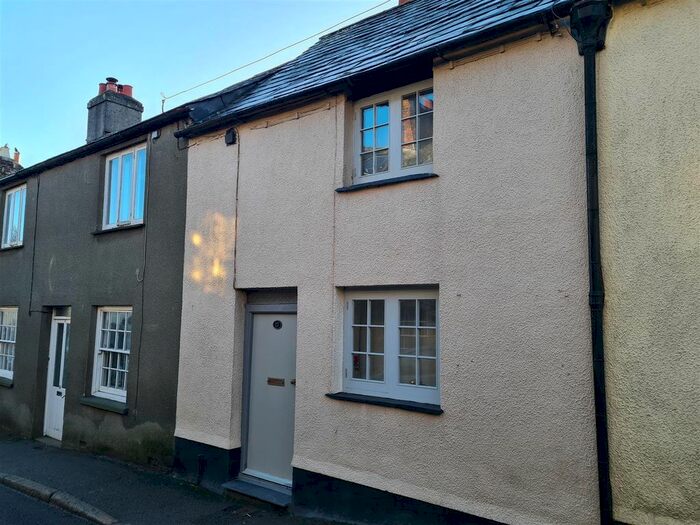 2 Bedroom Cottage For Sale In Duke Street, St. Stephens, Launceston, PL15