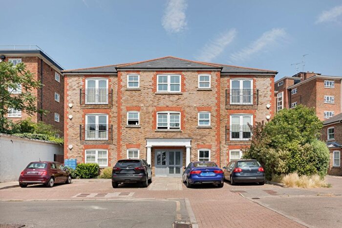 2 Bedroom Flat For Sale In Augusta House, Pentlow Street, SW15