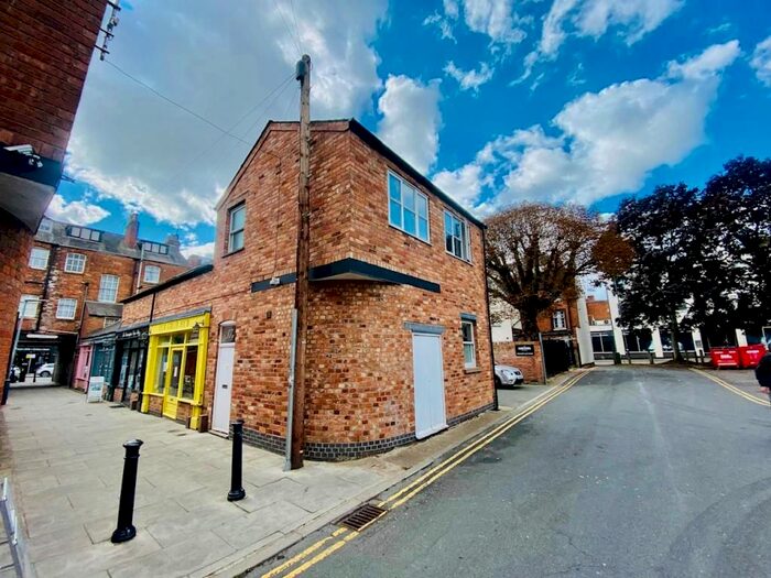 6 Bedroom Town House To Rent In Warwick Street, Leamington Spa, CV32