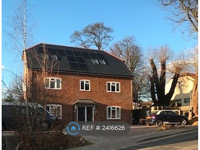 Studio To Rent In Greenhill, High Wycombe, HP13