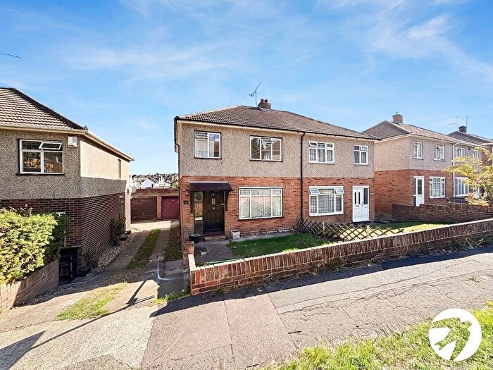 3 Bedroom Terraced House To Rent In Ingle Road, Chatham, Kent, ME4