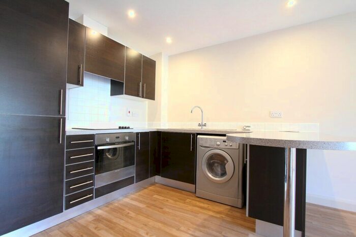 2 Bedroom Flat To Rent In Marshall Road, Banbury, Oxon, OX16