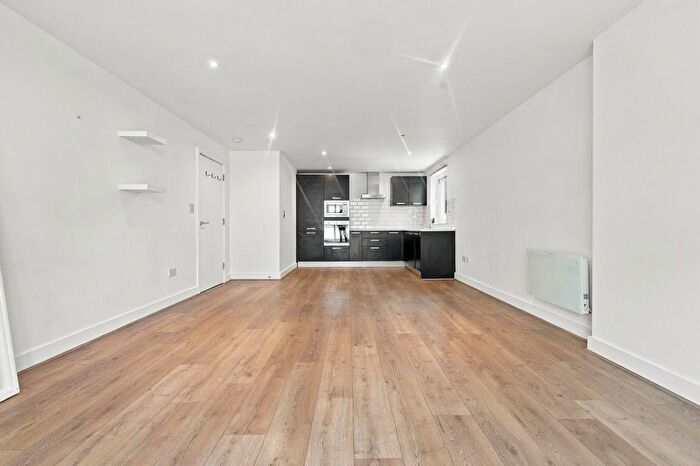1 Bedroom Flat For Sale In Gallions Road, London, E16