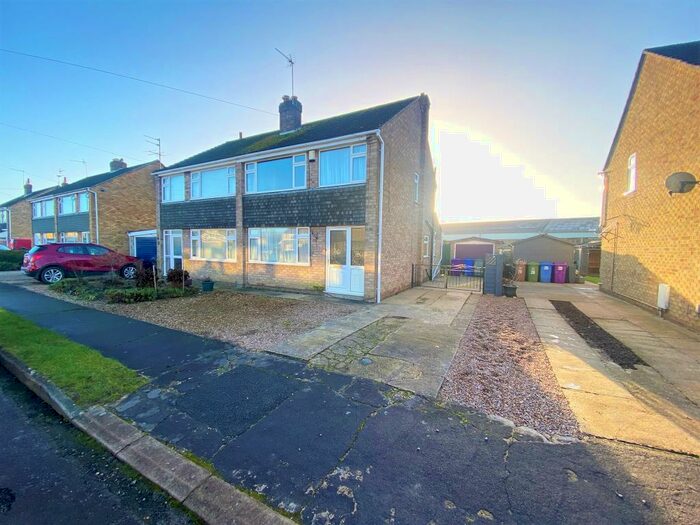 3 Bedroom Semi-Detached House To Rent In Woodside, Boston, PE21