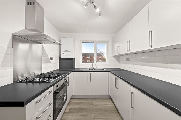 1 Bedroom Flat For Sale In Jeymer Drive, Greenford, UB6