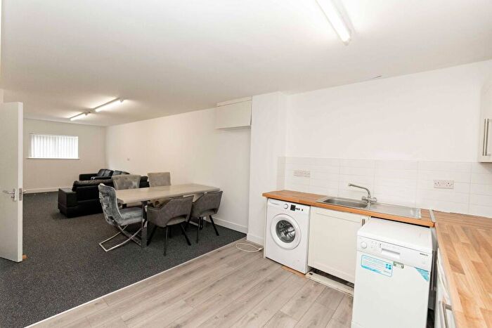 10 Bedroom Cluster House To Rent In Smithdown Road, Liverpool, L15
