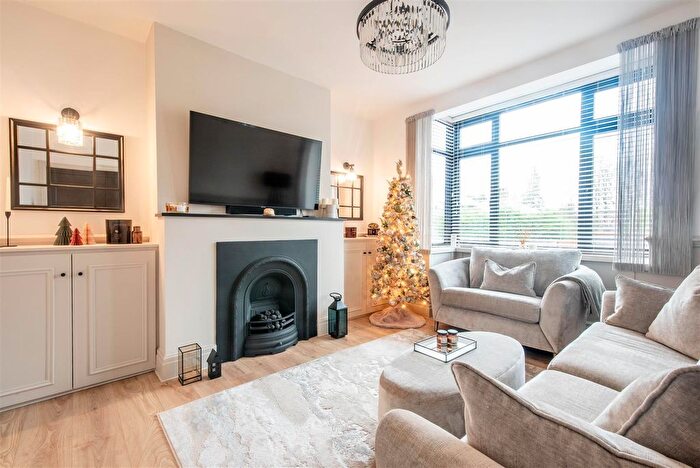 3 Bedroom End Terrace House For Sale In Balshaw Road, Leyland, PR25