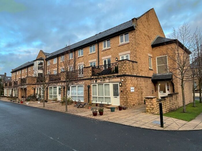 2 Bedroom Flat To Rent In Haworth Close, Simpson Apartments Haworth Close, HX1