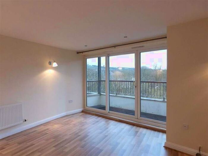 2 Bedroom Flat To Rent In Union Road, New Mills, High Peak, Derbyshire, SK22