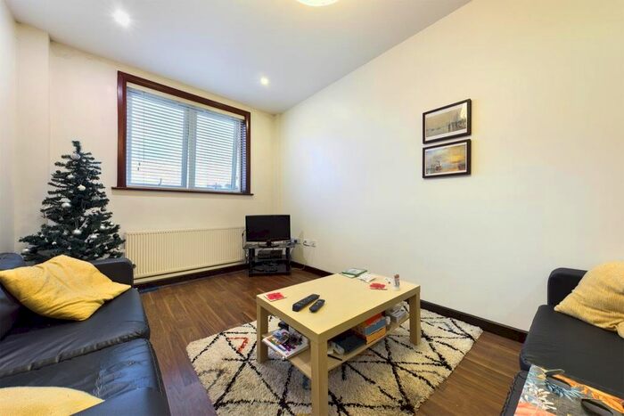 1 Bedroom Flat To Rent In Hoe Street, London E17