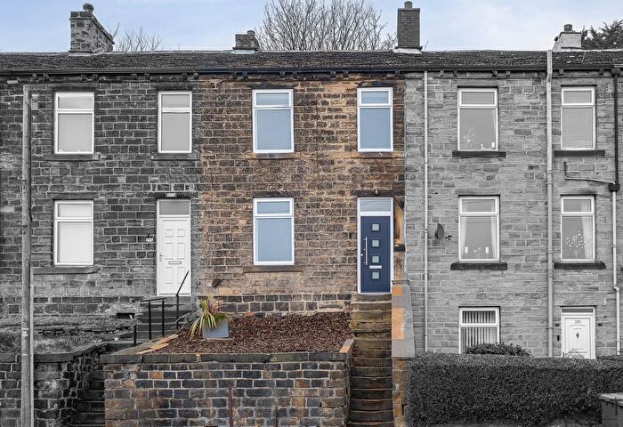 3 Bedroom Terraced House For Sale In Huddersfield Road, Mirfield, WF14