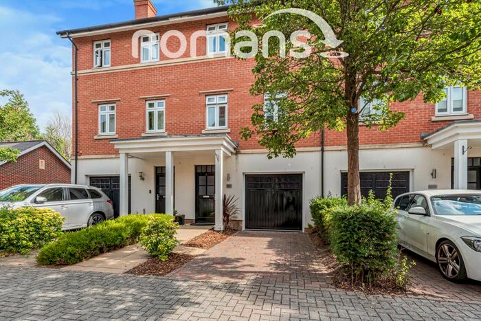 4 Bedroom Terraced House To Rent In Broad Mead, Lower Earley, RG6