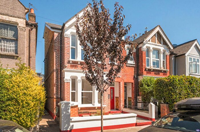 1 Bedroom Flat For Sale In Willcott Road, Acton, W3