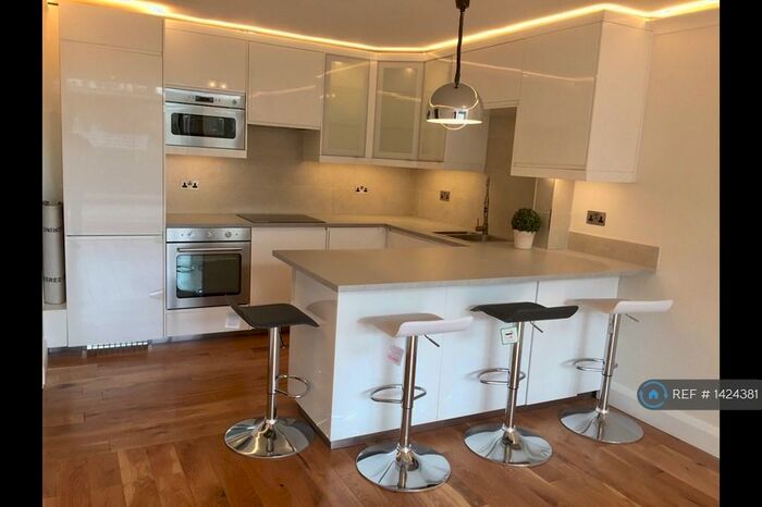 2 Bedroom Flat To Rent In Camden Town / Kentish Town, London, NW1