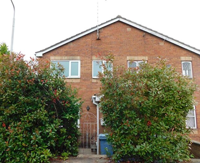2 Bedroom Semi-Detached House To Rent In High Hoe Court, Worksop, S80