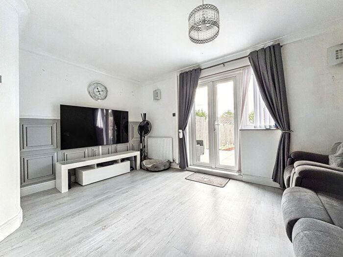 2 Bedroom Semi Detached House For Sale In Alfred Road, Ashford, TN24