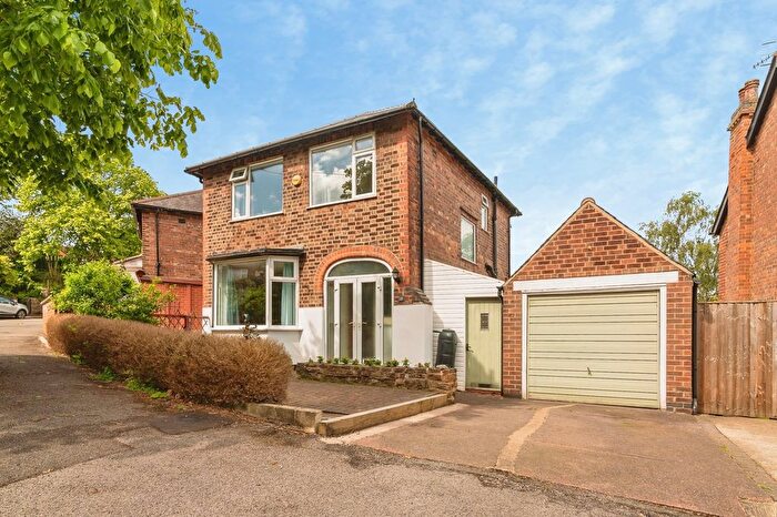 3 Bedroom Detached House For Sale In The Crescent, Nottingham, Nottinghamshire, NG5