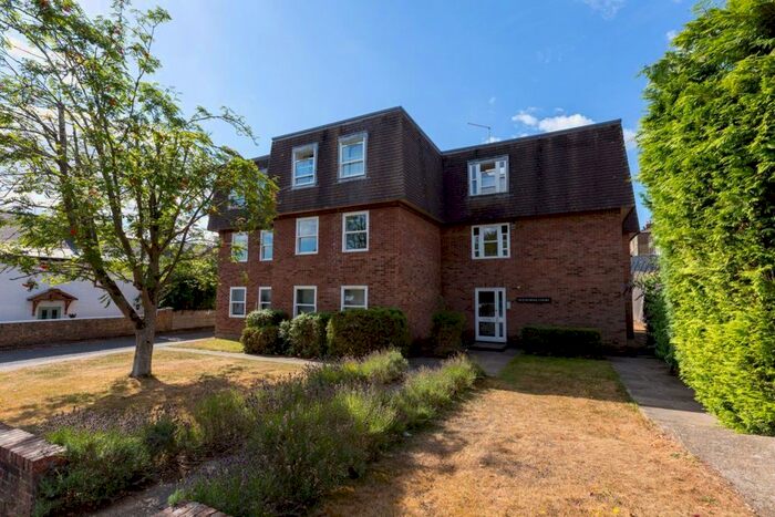 2 Bedroom Flat To Rent In Quakers Hall Lane, Sevenoaks, TN13