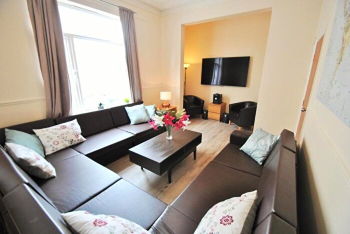 10 Bedroom House To Rent In Slade Lane, Manchester, M19