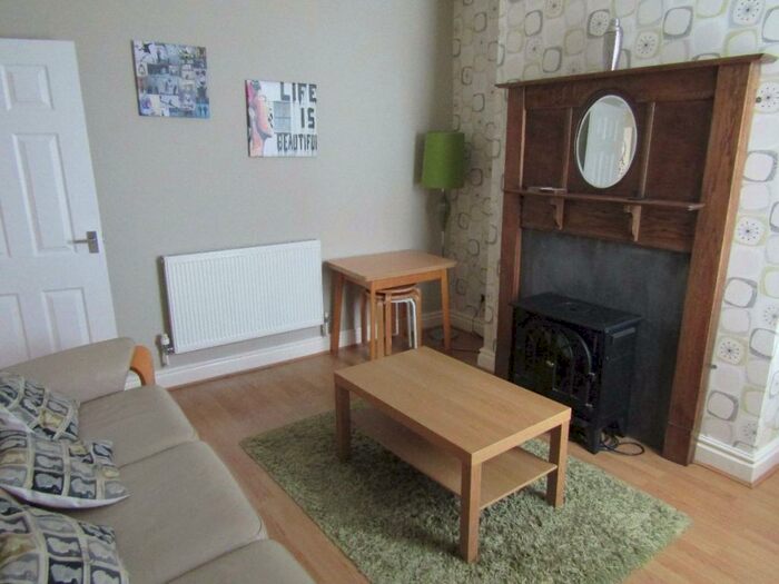 3 Bedroom Terraced House To Rent In Sutcliffe St, Kensington, L6