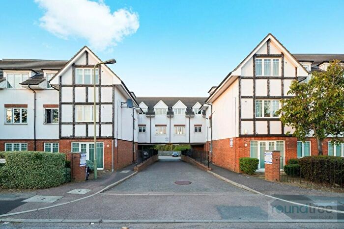 2 Bedroom Apartment For Sale In Augusta Court, Great North Way, Hendon, NW4