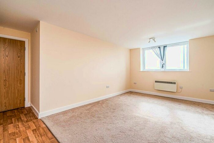 2 Bedroom Apartment To Rent In Castle Court, Dudley, DY2