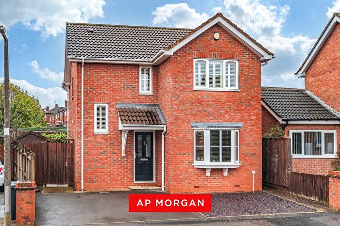 3 Bedroom Detached House For Sale In The Flats, Bromsgrove, Worcestershire, B61