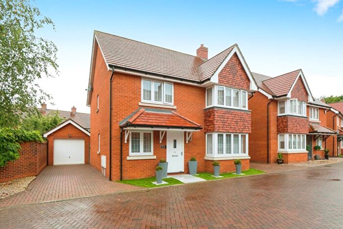 4 Bedroom Detached House For Sale In Cleverley Rise, Bursledon, Southampton, SO31