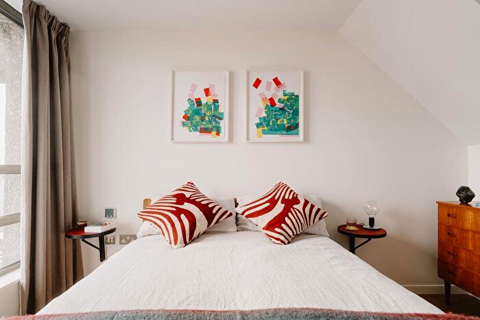 2 Bedroom Flat To Rent In Balfron Tower, St Leonards Road, London, E14