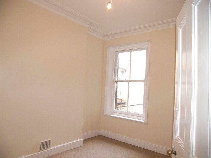 2 Bedroom Property To Rent In Mowll Street, London, SW9