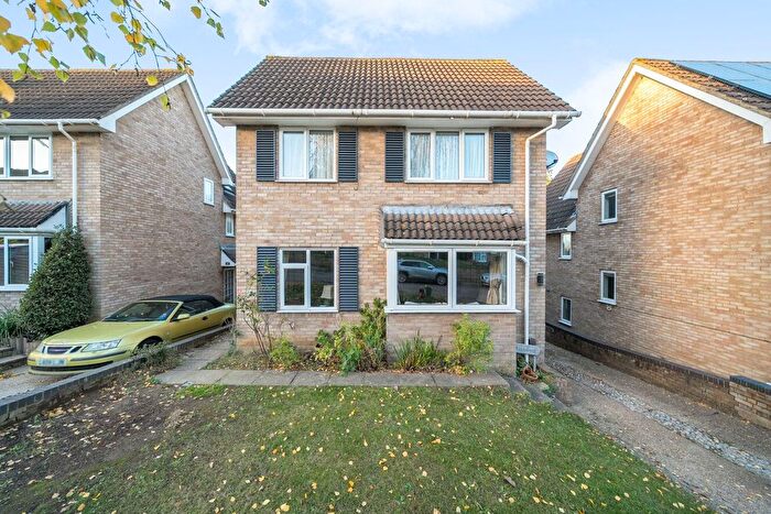 4 Bedroom Detached House For Sale In Rolvenden Gardens, Bromley, Kent, BR1