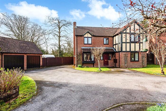 4 Bedroom Detached House For Sale In Cypress Grove, Andover, SP10