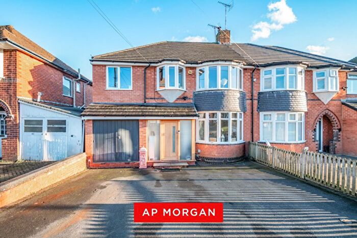 5 Bedroom Semi Detached House For Sale In Granshaw Close, Birmingham, West Midlands, B38