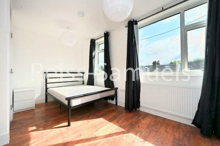 4 Bedroom Maisonette To Rent In Seyssel Street, Isle Of Dogs, Docklands, London, E14