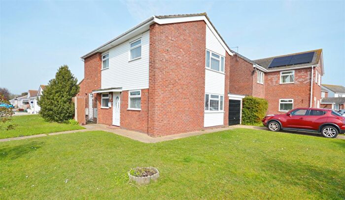 4 Bedroom Detached House For Sale In Bluehouse Avenue, Clacton-On-Sea, Essex, CO16