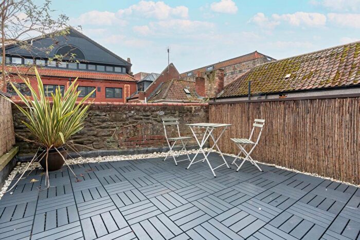 1 Bedroom Flat For Sale In Weston House, A Orchard Street, Bristol, BS1