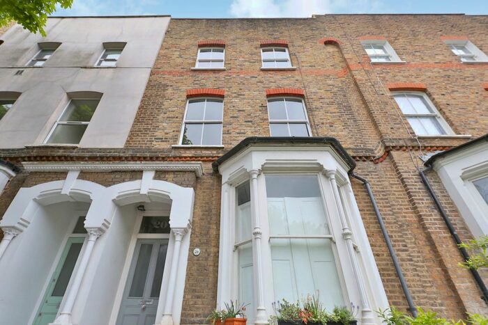 3 Bedroom Flat To Rent In Farleigh Road, London, N16