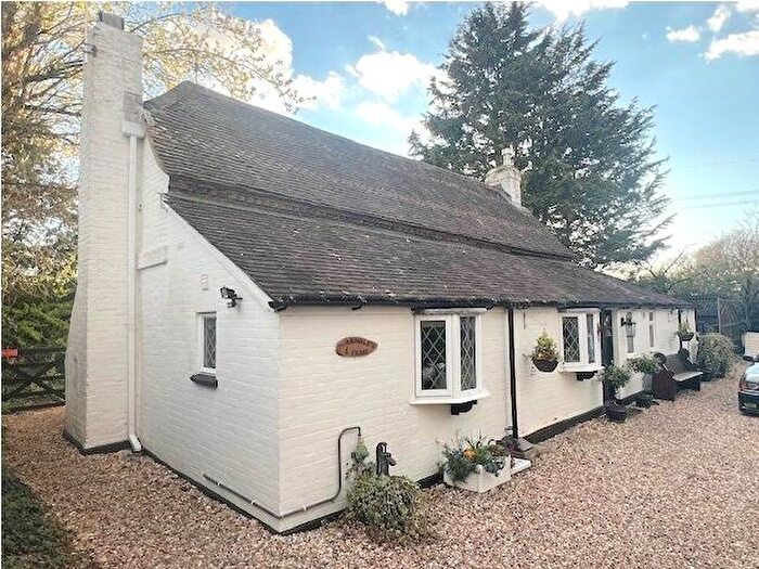 3 Bedroom Equestrian Facility For Sale In Lime Kiln Lane, Holbury, Southampton, Hampshire, SO45