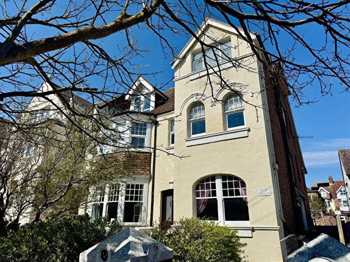 2 Bedroom Flat To Rent In Cantelupe Road, Bexhill-On-Sea, TN40