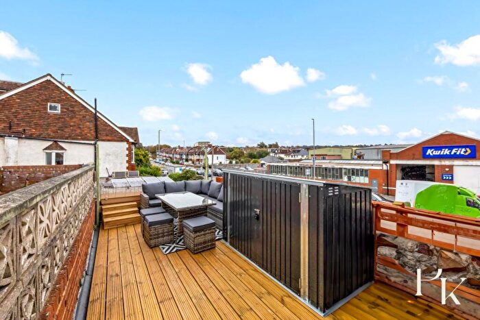4 Bedroom Maisonette For Sale In Old Shoreham Road, Hove, BN3