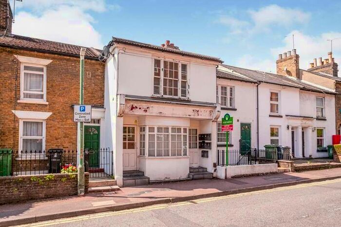 Apartment To Rent In Marsham Street, Maidstone, Kent, ME14